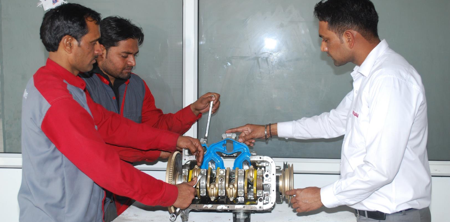 automotive repair & maintenance technician